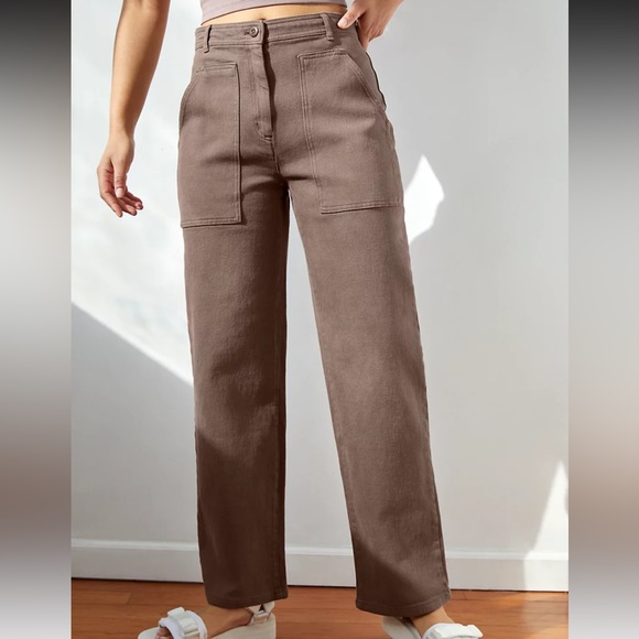 Aritzia Modern Utility Cargo Pant - Picture 2 of 10
